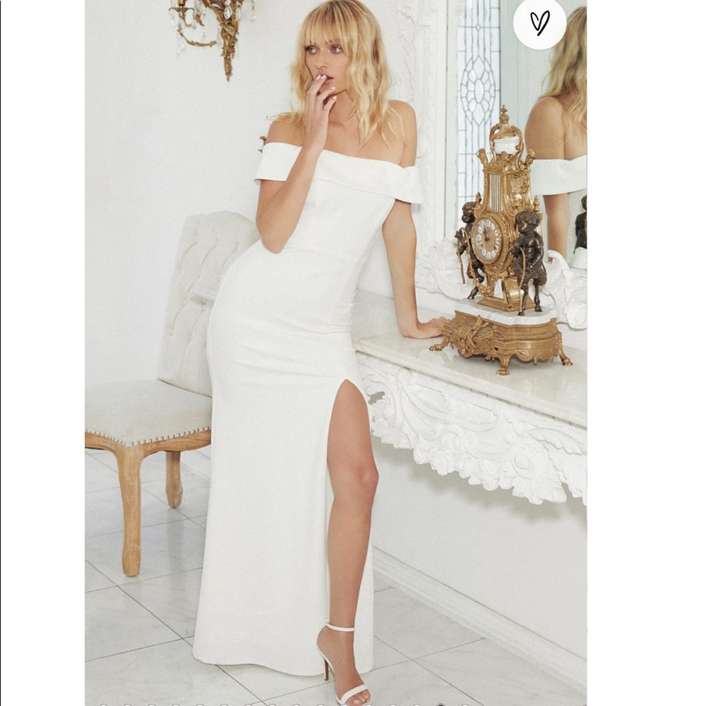 NWT Lulu’s Aveline White Off-the-Shoulder Maxi Dress